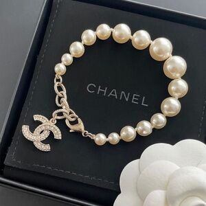 BNIB authentic Chanel pearl cc charm bracelet